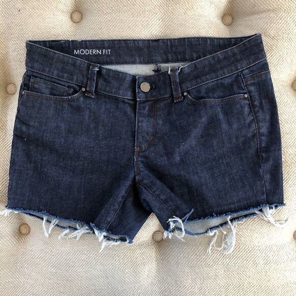 Ann Taylor Modern Fit Jean Shorts Cut Offs 8P - Picture 1 of 4